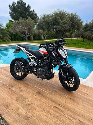 KTM DUKE