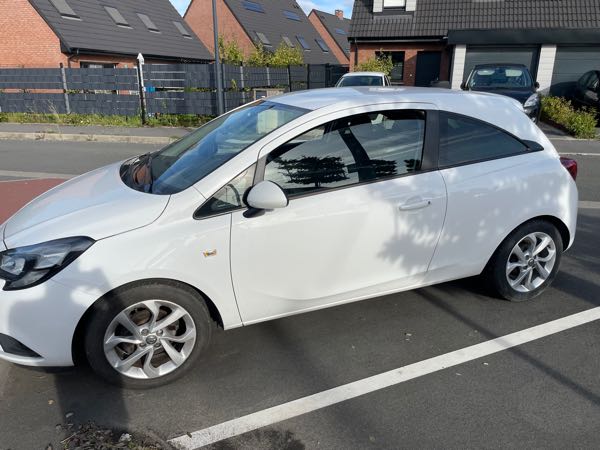 Opel Corsa V 1.4 90 EDITION 3P