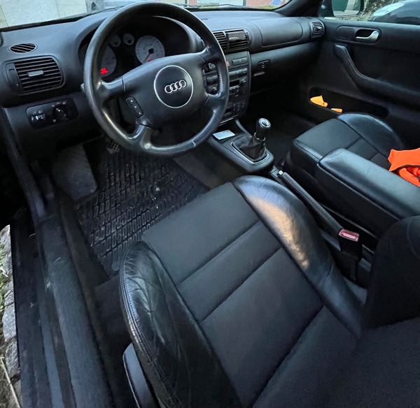 Audi A3 (2) TDI 130 AMBIENTE 5P