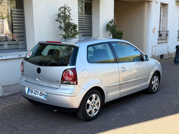 Volkswagen Polo VI 1.0 75 CONFORTLINE