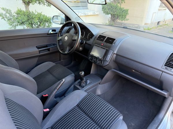 Volkswagen Polo VI 1.0 75 CONFORTLINE