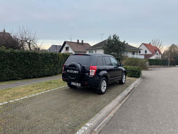 Suzuki Grand Vitara II 1.9 DDIS 130 LUXE 5P