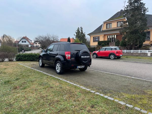 Suzuki Grand Vitara II 1.9 DDIS 130 LUXE 5P