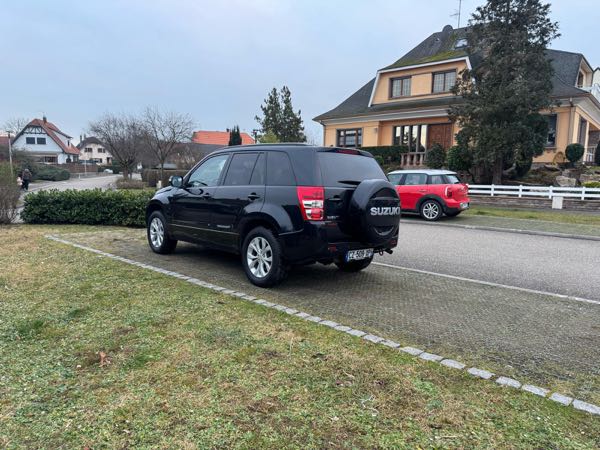 Suzuki Grand Vitara II 1.9 DDIS 130 LUXE 5P