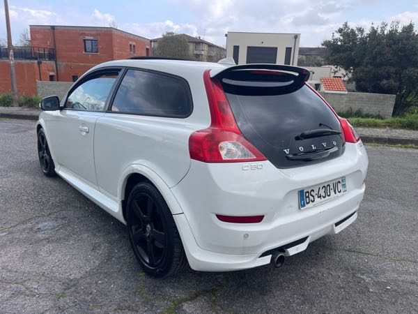 Volvo C30 (2) D2 115 R-DESIGN EDITION