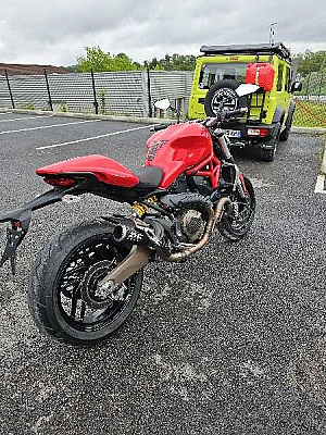 DUCATI MONSTER 821 R