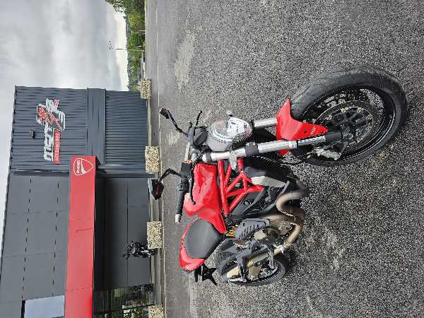 DUCATI MONSTER 821 R