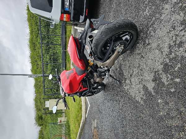 DUCATI MONSTER 821 R
