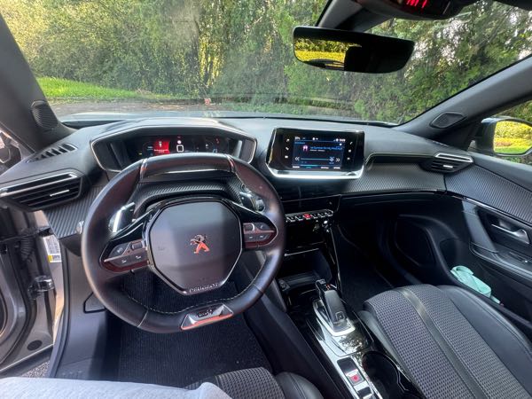 Peugeot 2008 II 1.5 BLUEHDI 130 S&amp;S GT LINE EAT8