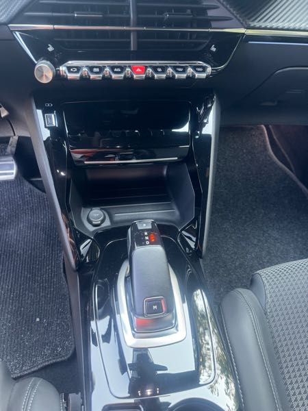 Peugeot 2008 II 1.5 BLUEHDI 130 S&amp;S GT LINE EAT8