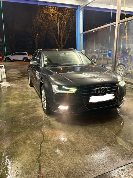Audi A4 IV (2) AVANT 2.0 TDI 177 ATTRACTION QUATTRO S TRONIC