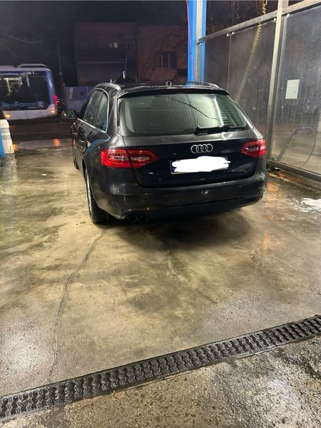 Audi A4 IV (2) AVANT 2.0 TDI 177 ATTRACTION QUATTRO S TRONIC