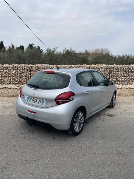 Peugeot 208 (2) 1.6 BLUEHDI 75 ACTIVE 5P