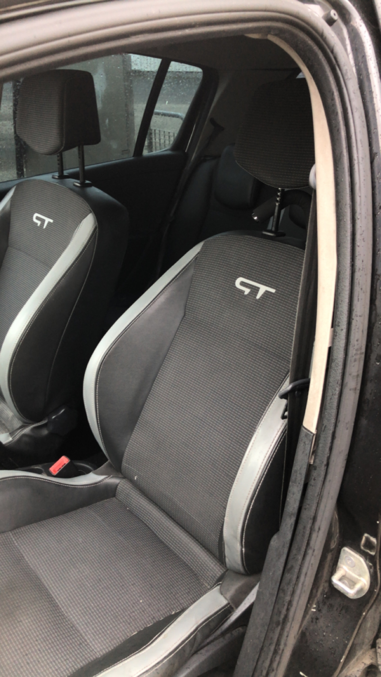 Renault Clio III 1.5 DCI 105 RIP CURL 5P