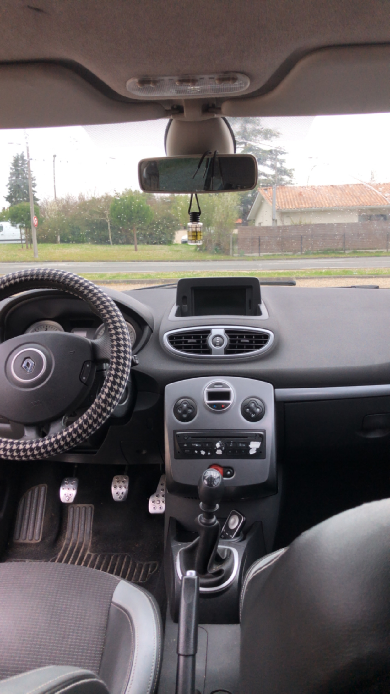 Renault Clio III 1.5 DCI 105 RIP CURL 5P