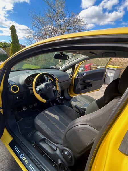 Opel Corsa IV (2) 1.2 TWINPORT 85 GRAPHITE 3P
