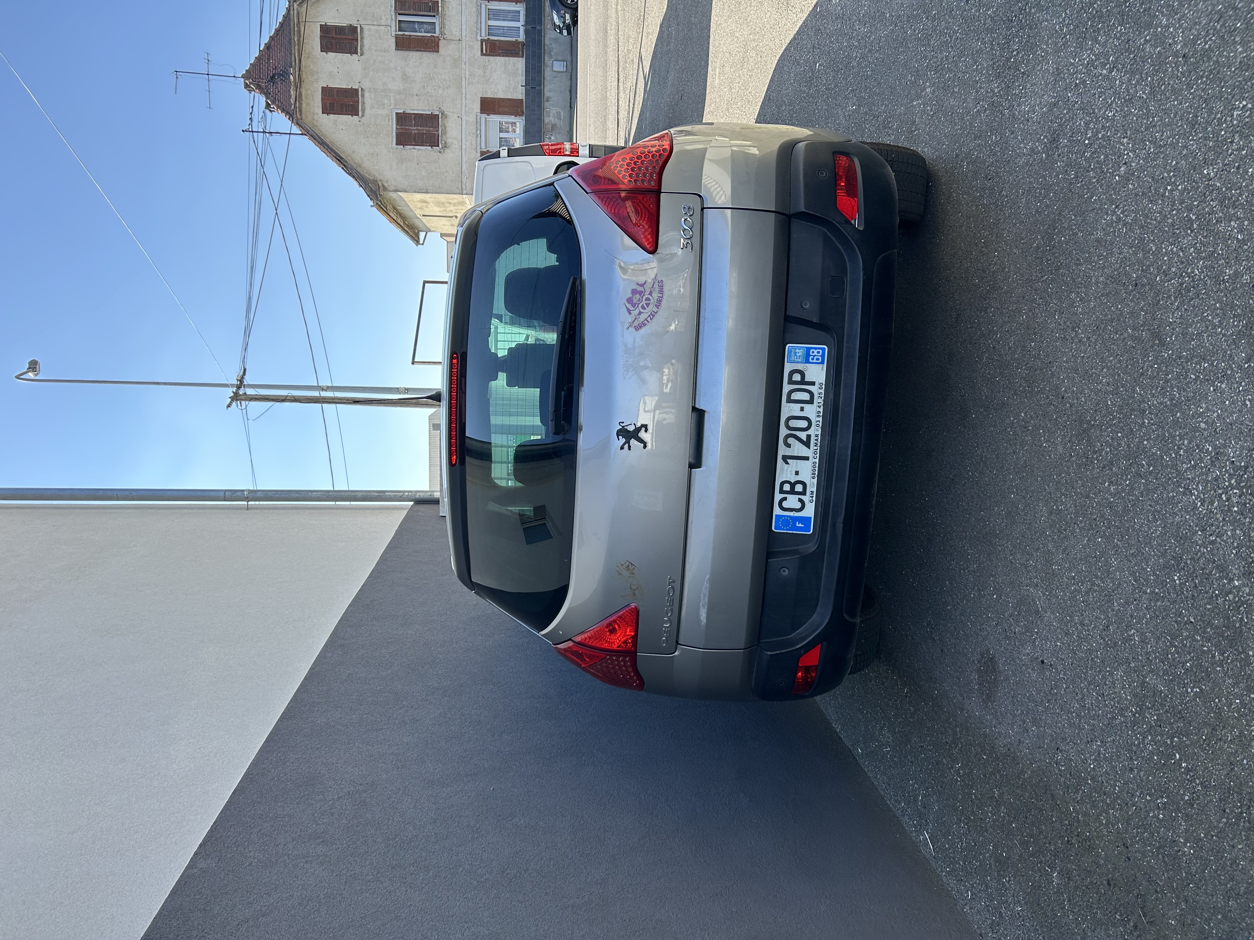 Peugeot 3008 .
