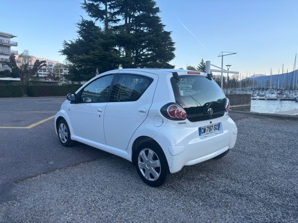 Toyota Aygo (2) 1.0 VVT-I DYNAMIC 5P