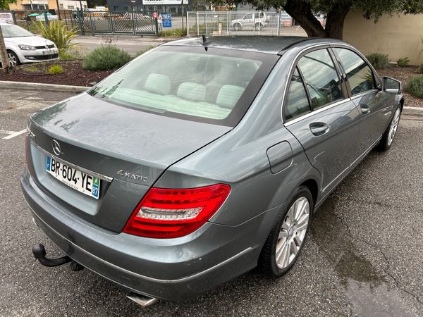 Mercedes-Benz Classe C IV 300 CDI ELEGANCE EXECUTIVE 4MATIC 7G-TRONIC