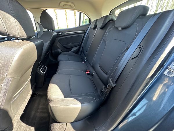 Renault Megane IV (2) 1.5 BLUE DCI 115 BUSINESS EDC 21N