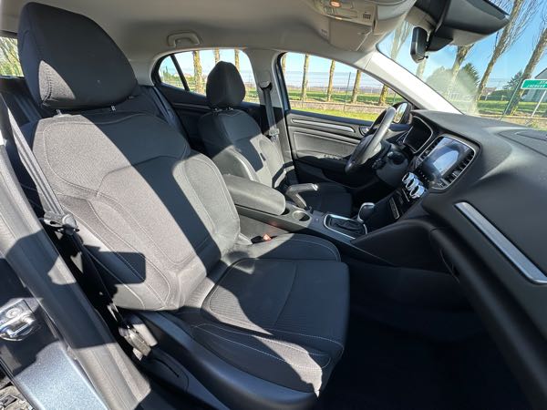Renault Megane IV (2) 1.5 BLUE DCI 115 BUSINESS EDC 21N