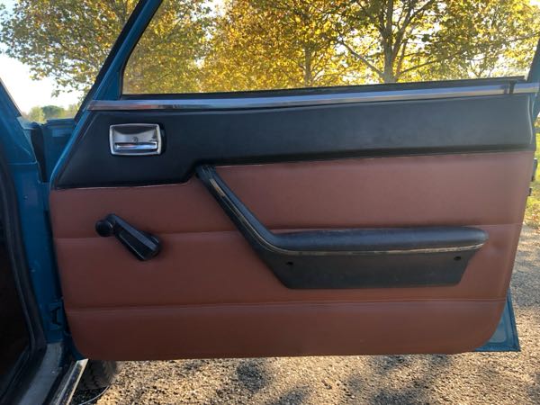 Peugeot 508 PEUGEOT 504 2.1L BERLINE - 78000KMS