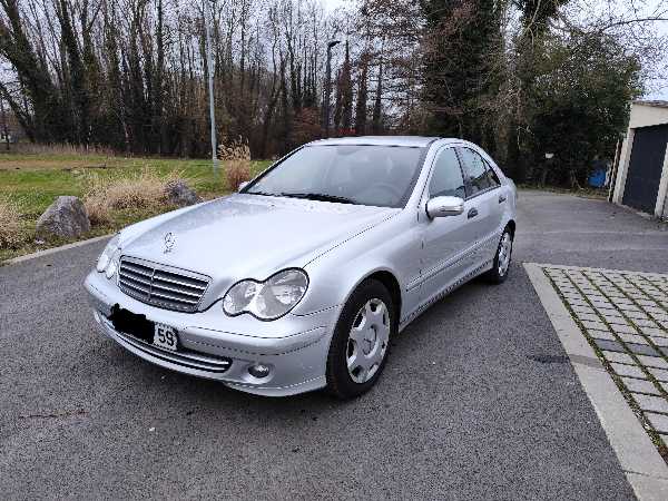 Mercedes-Benz Classe C II (2) 200 CDI CLASSIC BVA 8CV