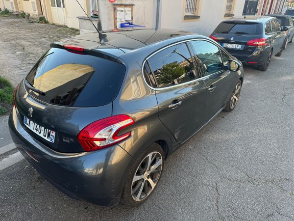 Peugeot 208 Peugeot 208 2012 - 1.6 E-HDI (INTUITIVE-147000 KMS )