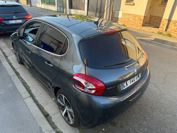Peugeot 208 Peugeot 208 2012 - 1.6 E-HDI (INTUITIVE-147000 KMS )