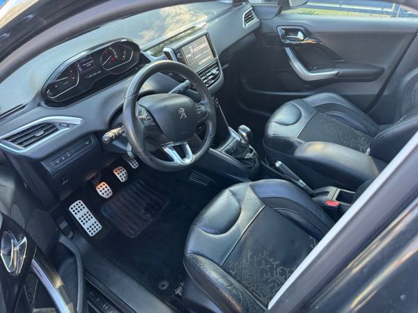 Peugeot 208 Peugeot 208 2012 - 1.6 E-HDI (INTUITIVE-147000 KMS )