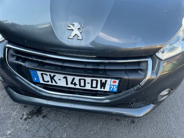 Peugeot 208 Peugeot 208 2012 - 1.6 E-HDI (INTUITIVE-147000 KMS )