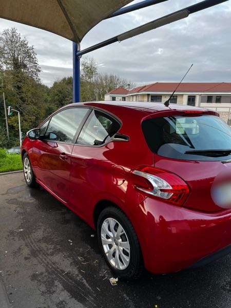 Peugeot 208 Peugeot 208
