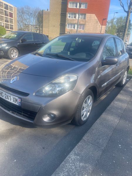 Renault Clio III (2) 1.5 DCI 75 TOMTOM LIVE 5P ECO2