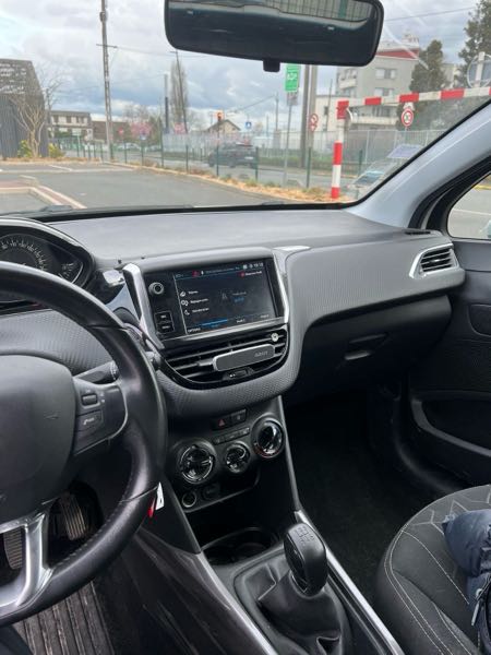 Peugeot 2008 (2) 1.5 BLUEHDI 100 S&amp;S ALLURE BUSINESS