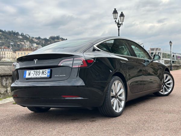 Tesla Model 3 Tesla model 3 long range, conduite entièrement autonome fsd3