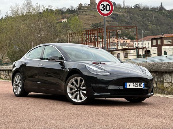 Tesla Model 3 Tesla model 3 long range, conduite entièrement autonome fsd3