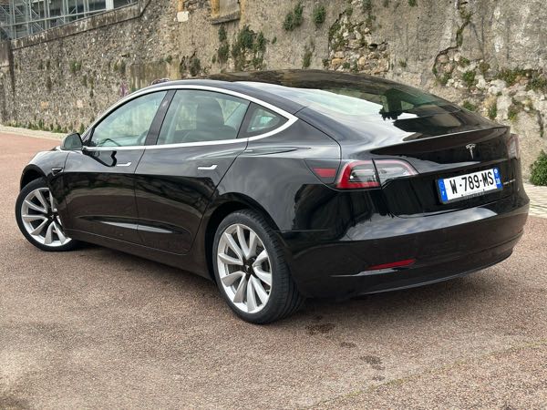 Tesla Model 3 Tesla model 3 long range, conduite entièrement autonome fsd3