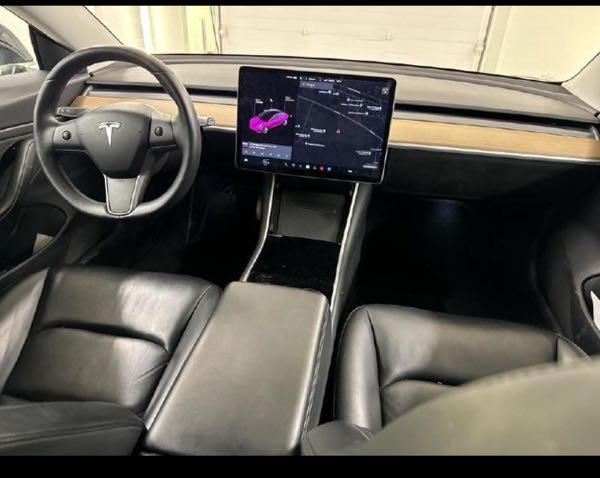 Tesla Model 3 Tesla model 3 long range, conduite entièrement autonome fsd3
