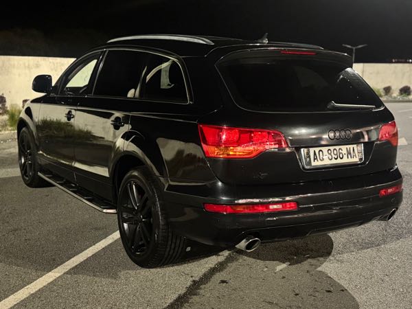 Audi Q7 3.0 V6 TDI AMBIENTE TIPTRONIC 5PL