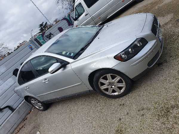 Volvo S40 II 2.0 D 8CV KINETIC