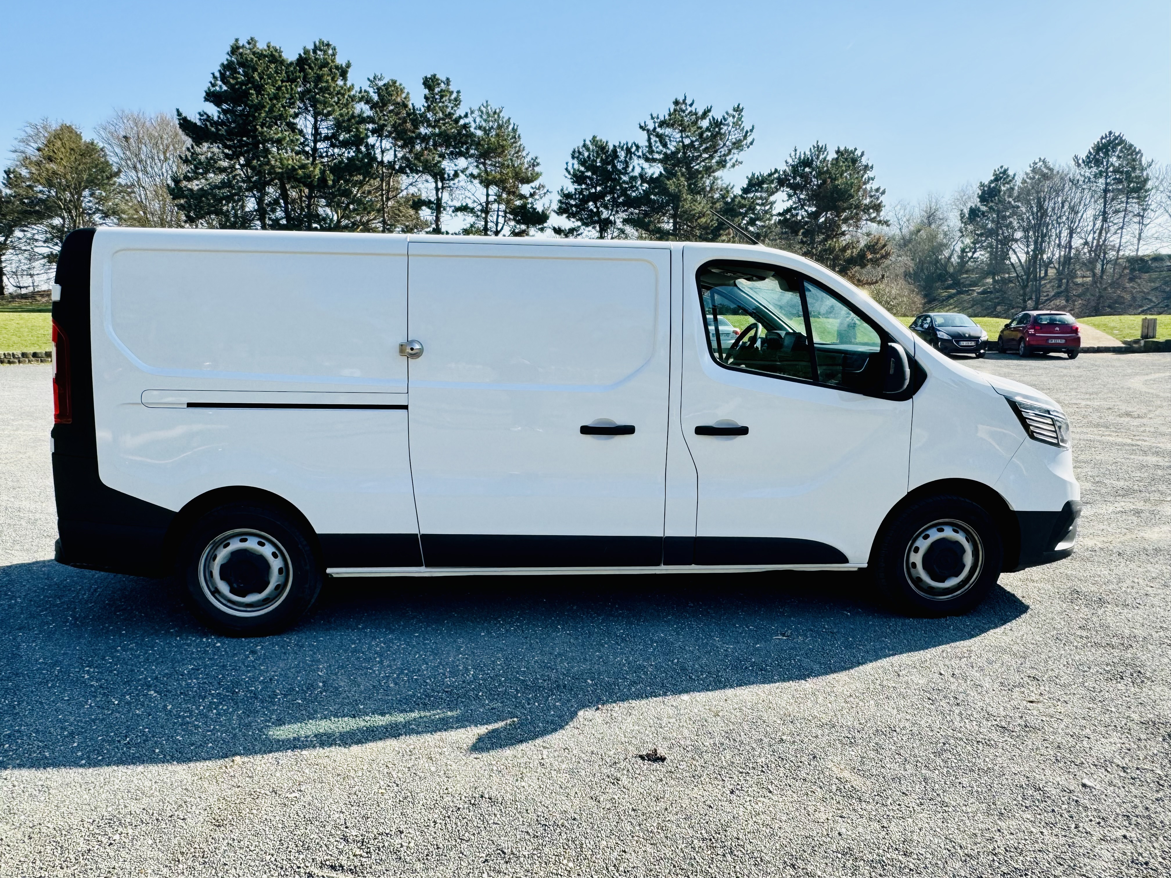 Renault Trafic III (3) 2.0 FOURGON L2H1 3000 KG BLUE DCI 130 CONFORT
