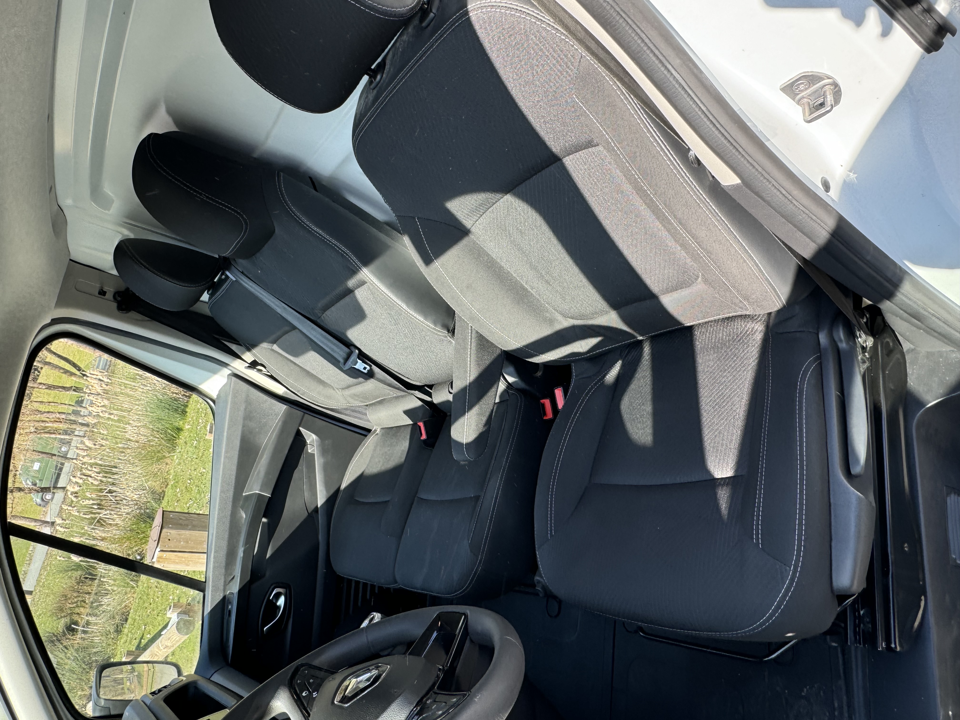 Renault Trafic III (3) 2.0 FOURGON L2H1 3000 KG BLUE DCI 130 CONFORT