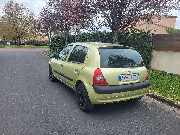 Renault Clio IV 1.2 16V 75 NOUVELLE LIMITED E6