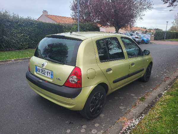 Renault Clio IV 1.2 16V 75 NOUVELLE LIMITED E6