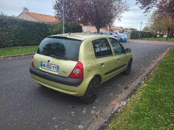 Renault Clio IV 1.2 16V 75 NOUVELLE LIMITED E6