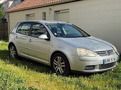 Volkswagen Golf V 1.9 TDI 105 CONFORTLINE 3P