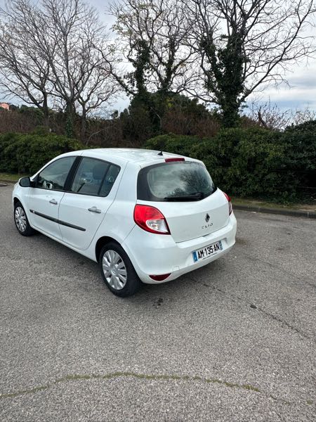 Renault Clio III 1.5 DCI 85 AUTHENTIQUE 5P