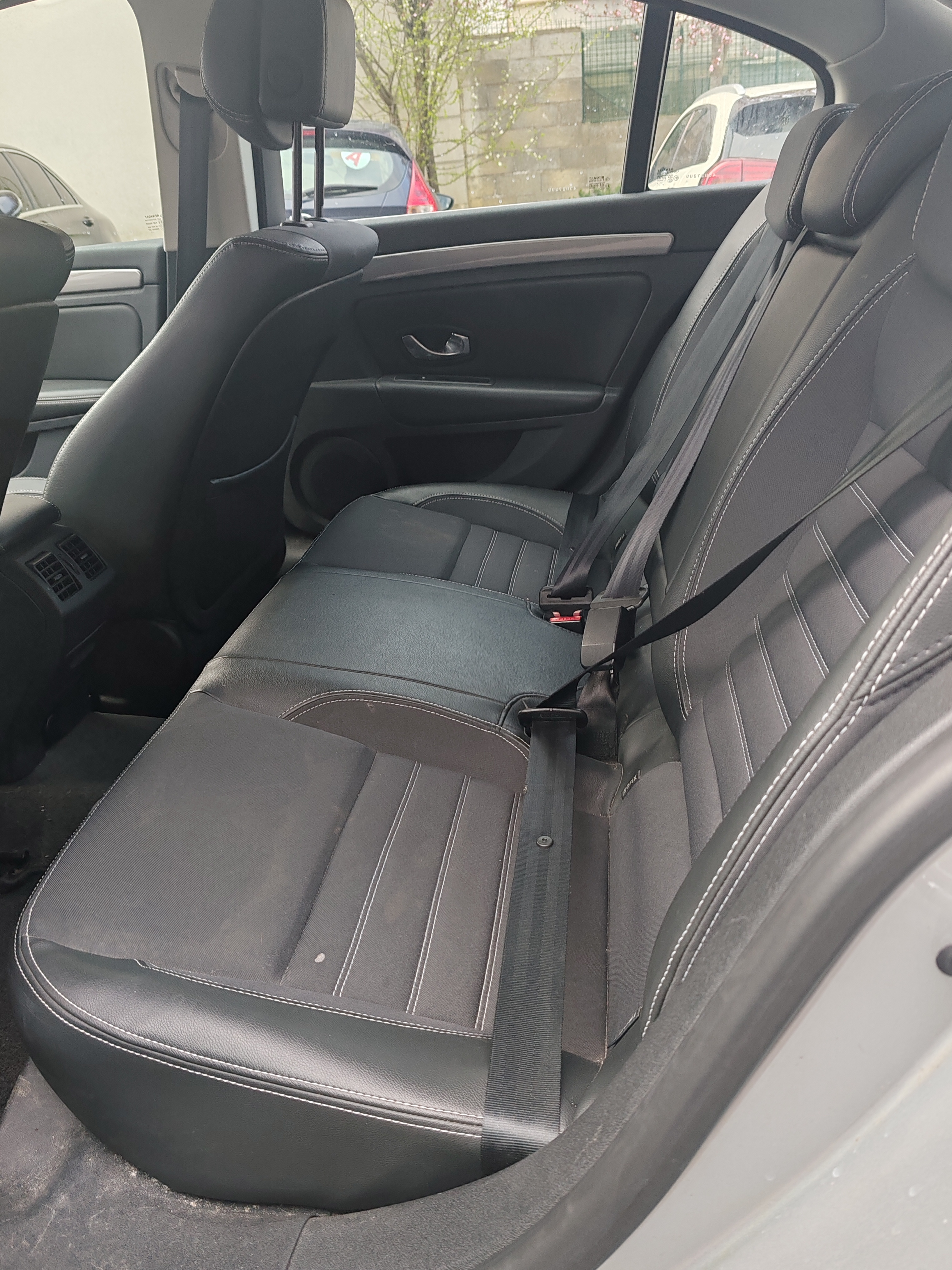 Renault Laguna III 1.5 DCI 110 BLACK EDITION