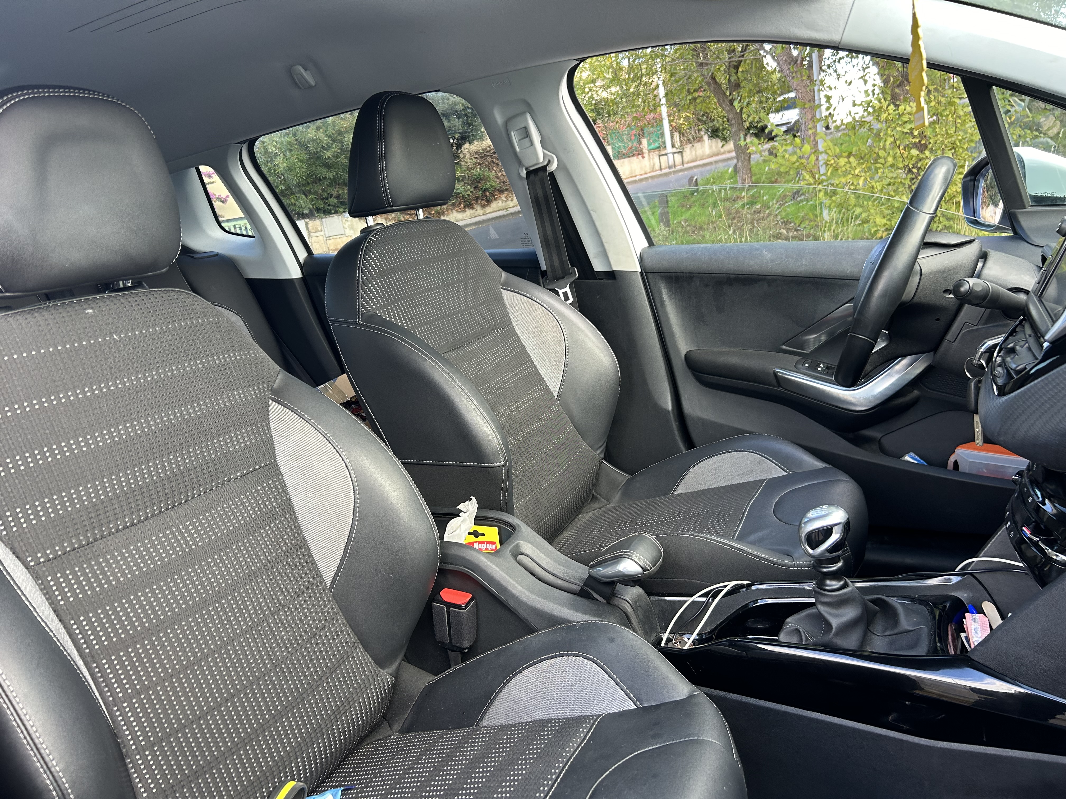 Peugeot 2008 (2) 1.6 BLUEHDI 120 S&amp;S 6CV ALLURE