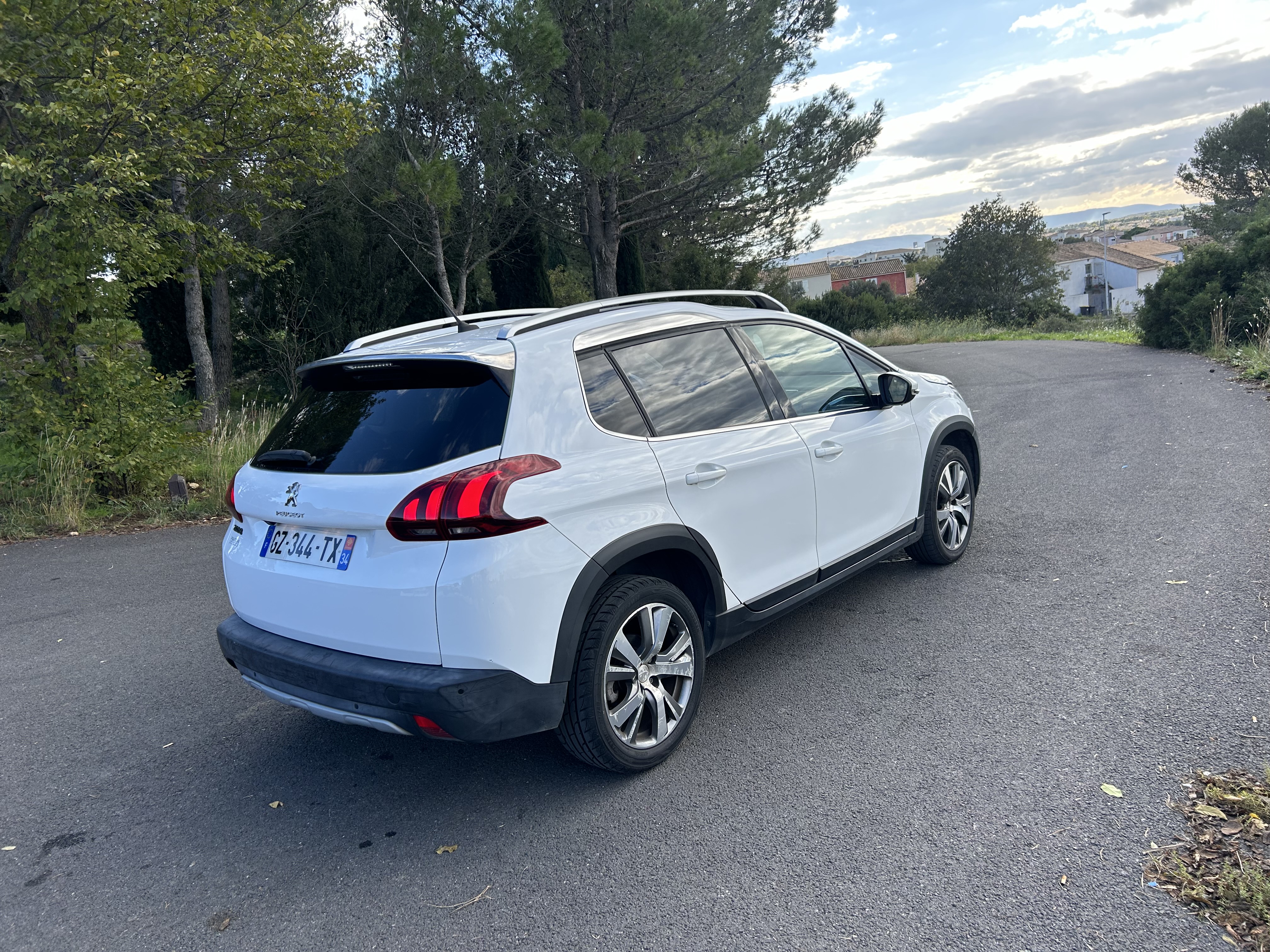 Peugeot 2008 (2) 1.6 BLUEHDI 120 S&amp;S 6CV ALLURE